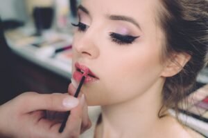 MAKEUP TRENDS OF 2020